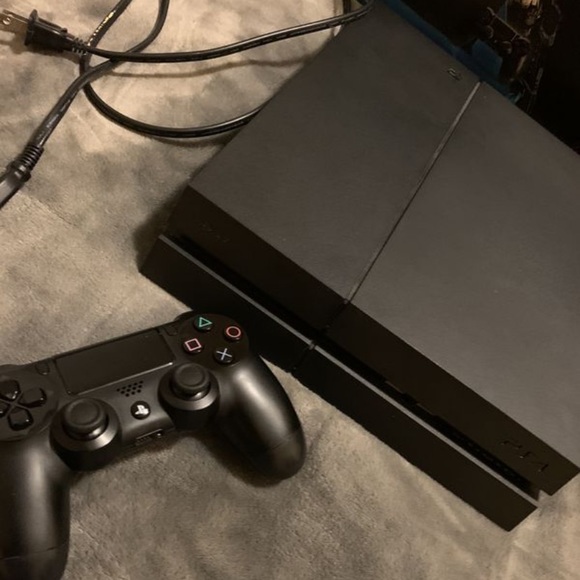 PS4 - Picture 2 of 6